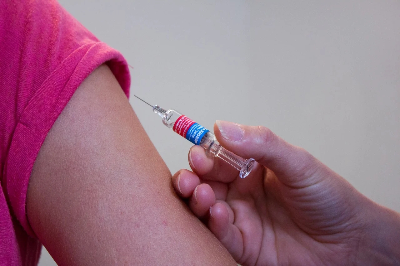 vaccination-1215279_1280.webp.jpg