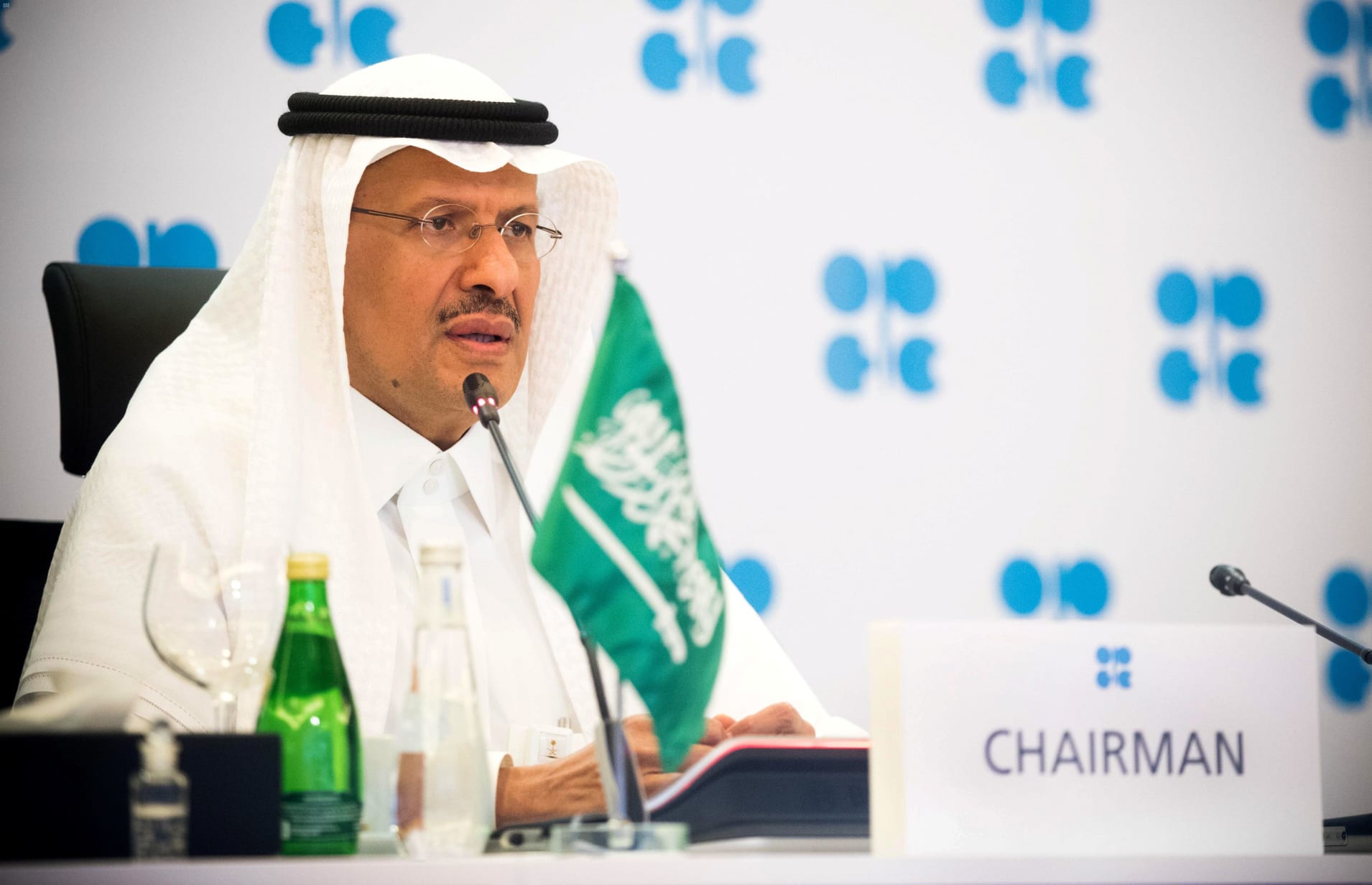 4月9日，沙特阿拉伯能源部长亲王Abdulaziz bin Salman Al-Saud在冠状病毒病（COVID-19）爆发后的OPEC和非OPEC国家虚拟紧急会议期间通过视频链接发表讲话。 2020年.jpeg