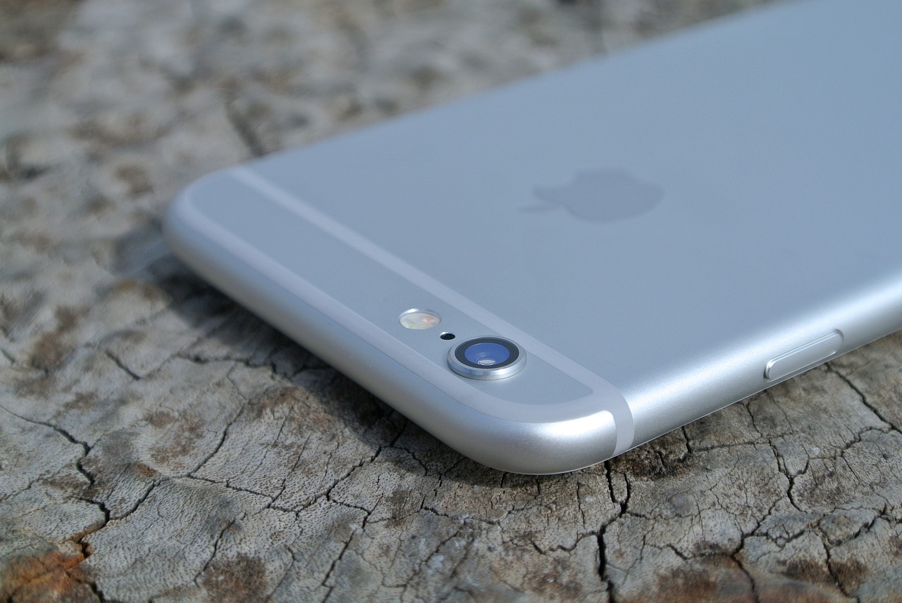 iphone-6-g48b0b9a2f_1280.jpg