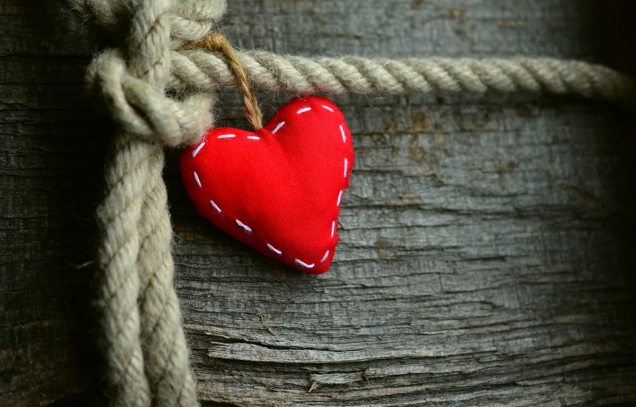 heart-gf1dc95eb4_1280.jpg
