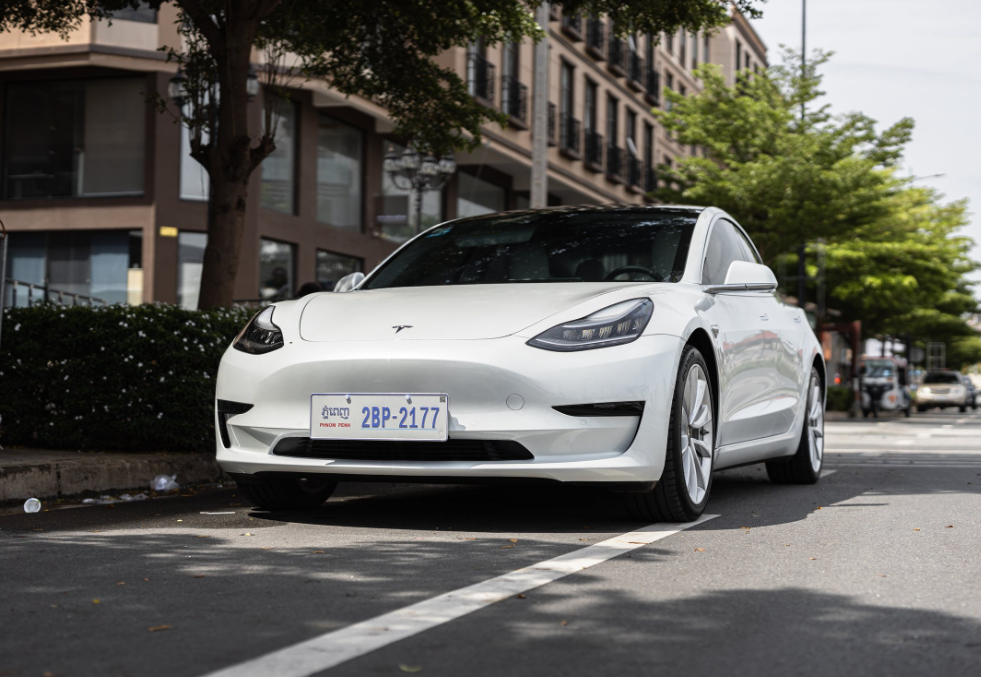 undefined 特斯拉1.png