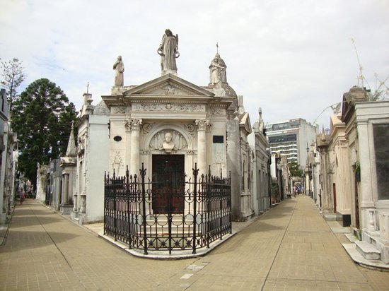 recoleta-cemetery.jpg