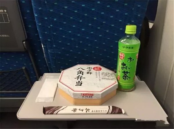 世界各国火车餐大比拼：看后流下哈拉子！