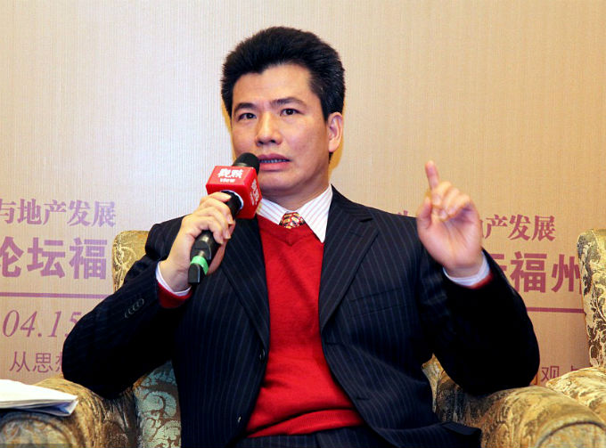 潘伟明.jpg