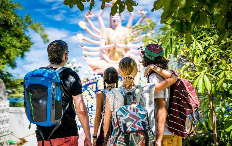 1516097566434033366.jpg 泰国游客.jpg